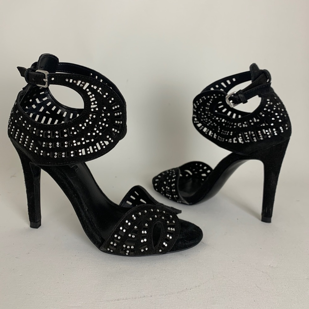Embellished black suede high heels ! 🤩